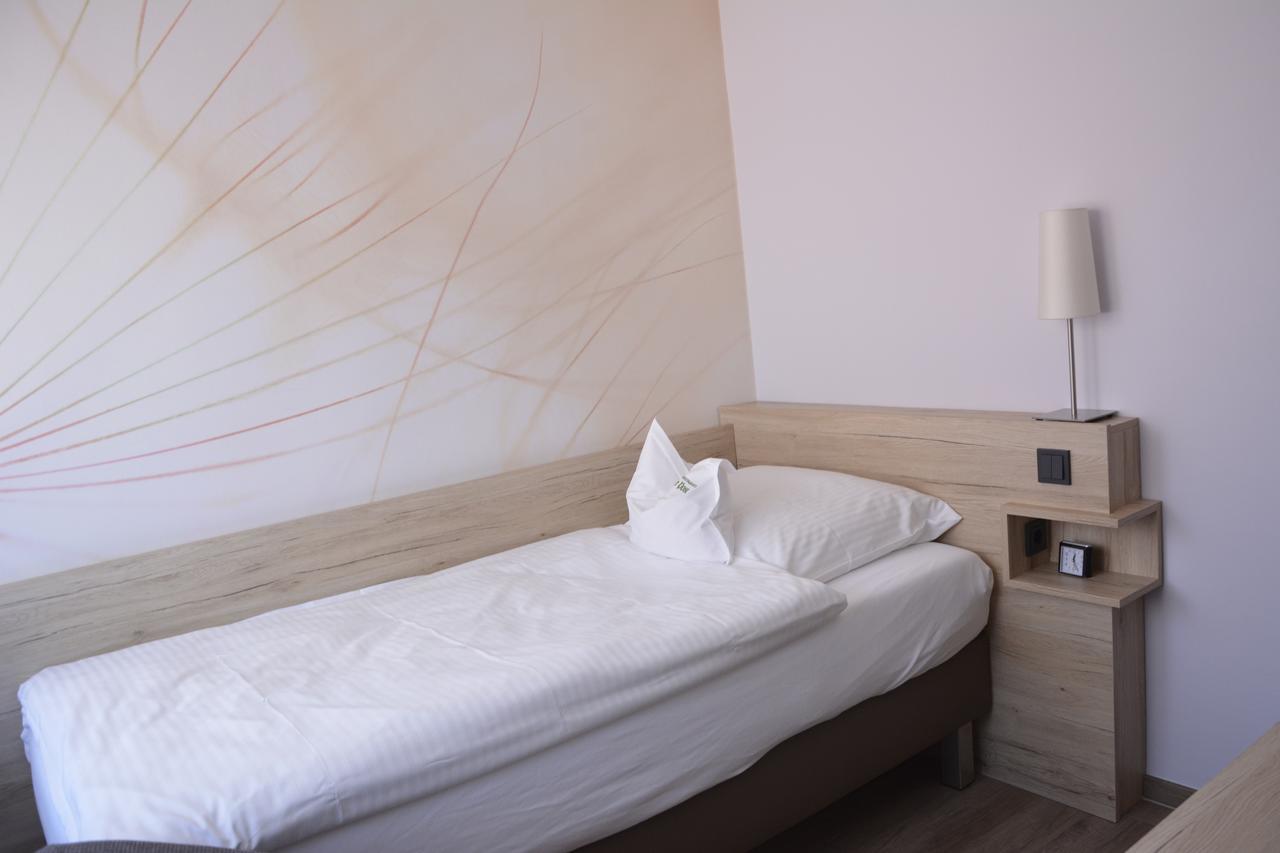 Hotel Restaurant "Zur Post" Holdorf Eksteriør bilde